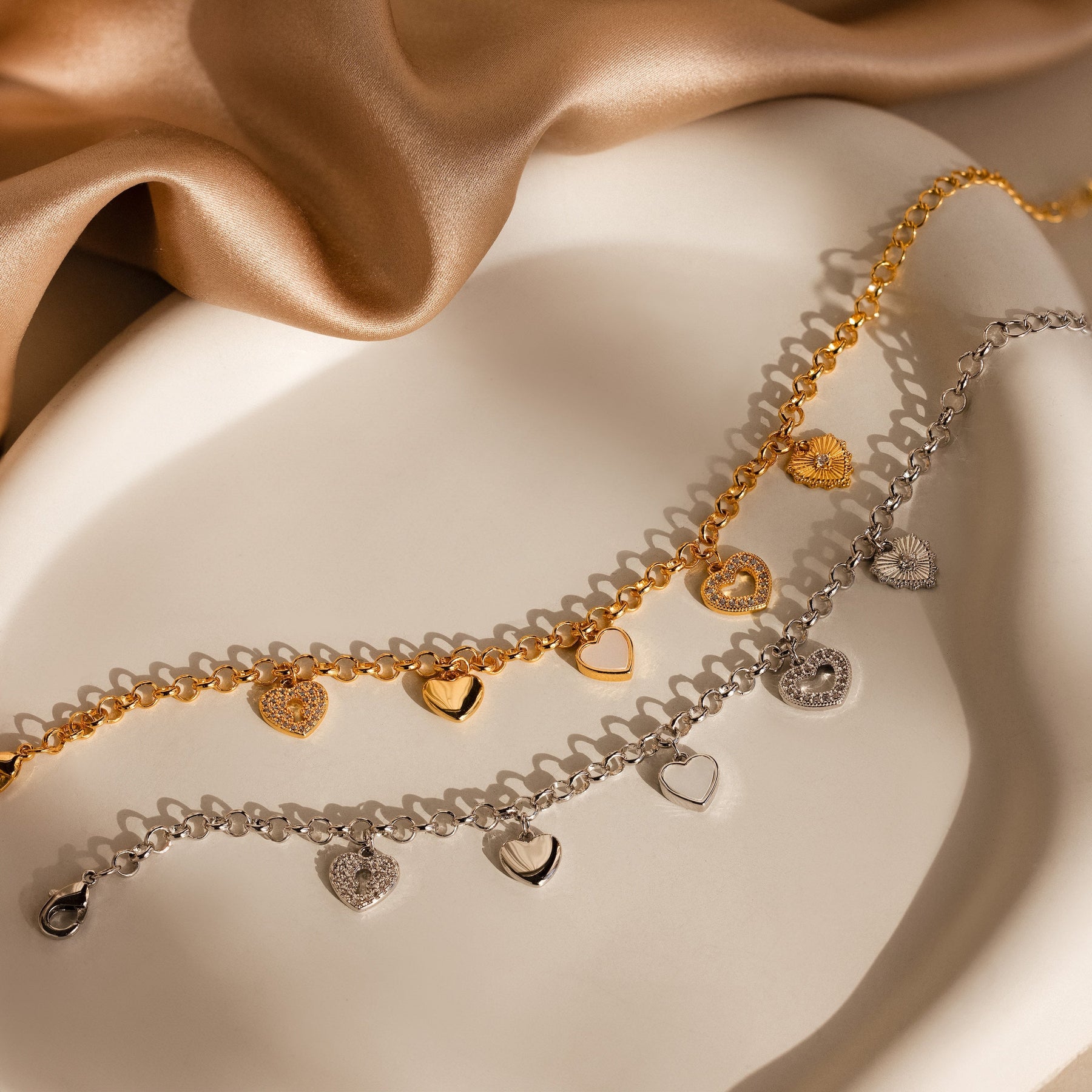 Pulseira com pingente de coração