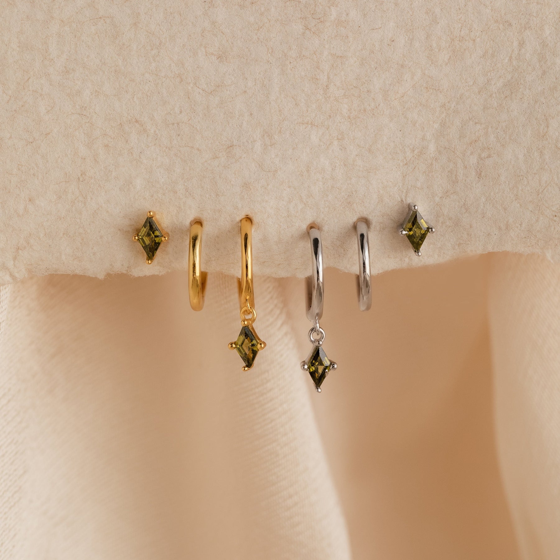 Conjunto de brincos de peridoto