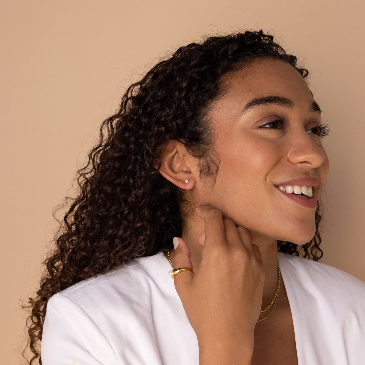 Brincos delicados de pérolas em ouro 18K