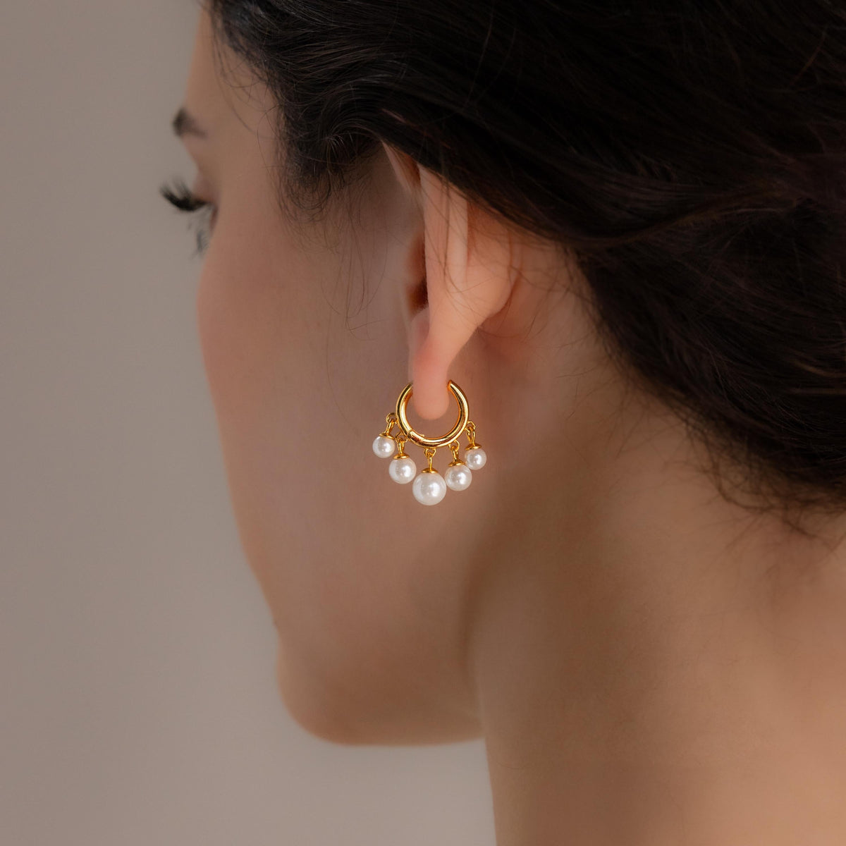 Brinco Pearl Chandelier