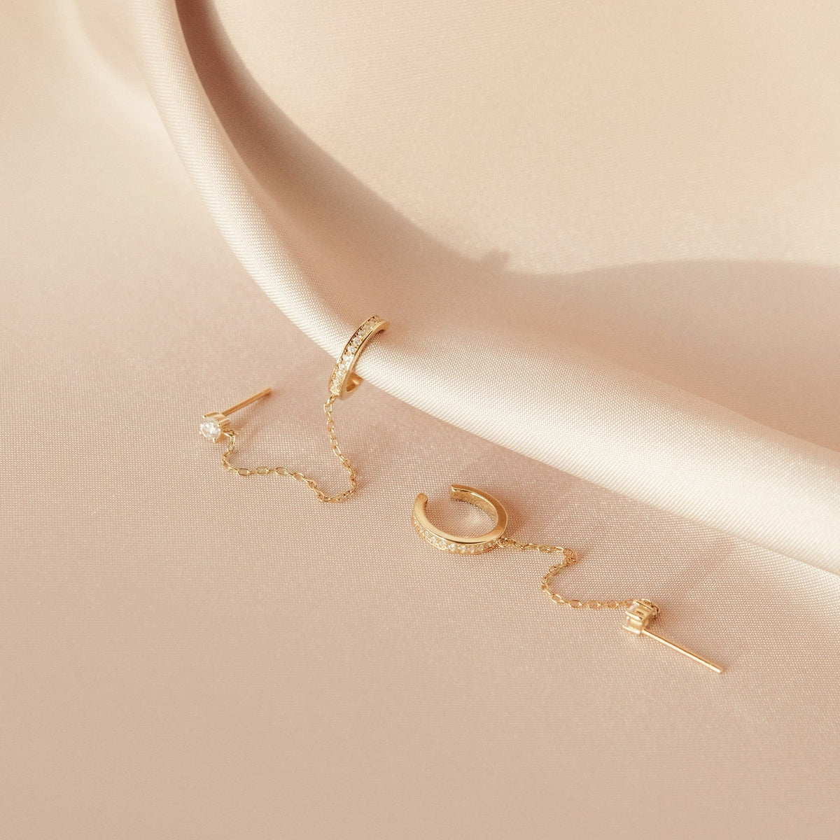 Algemas de orelha de corrente Pave