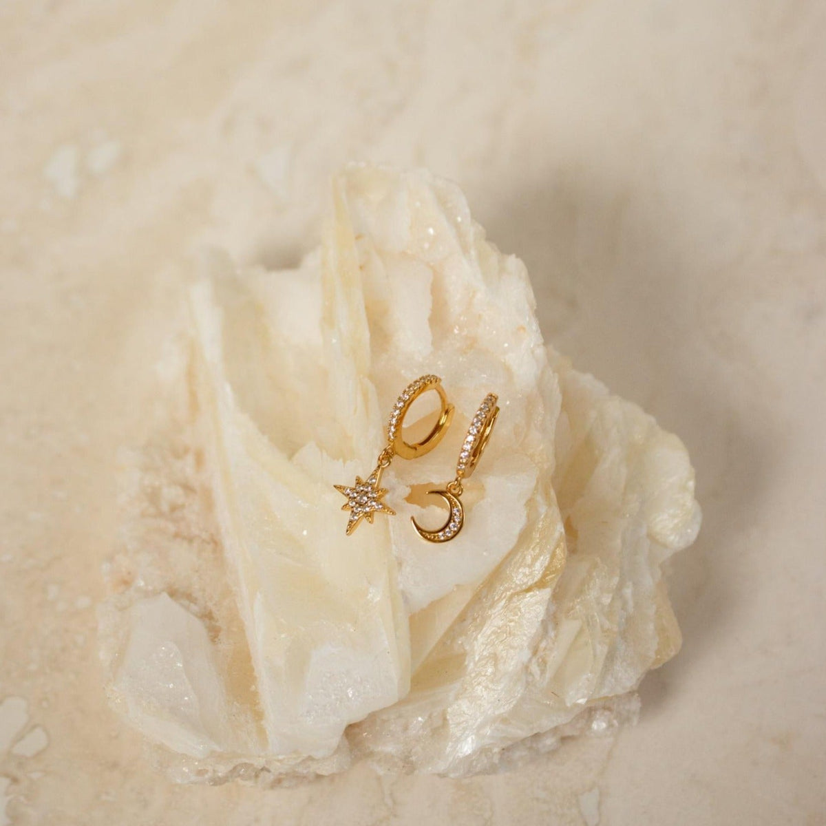 Brincos Huggies Lua e Estrela