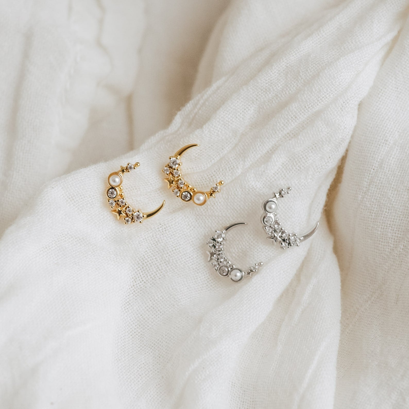 Brincos de Diamante e Pérola Moon