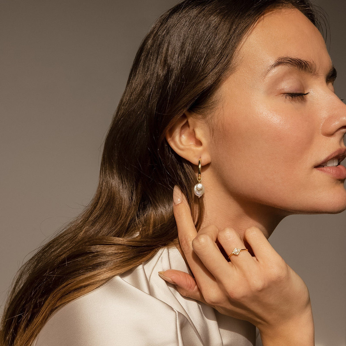 Anel Vintage Pave Pearl em Ouro 18K