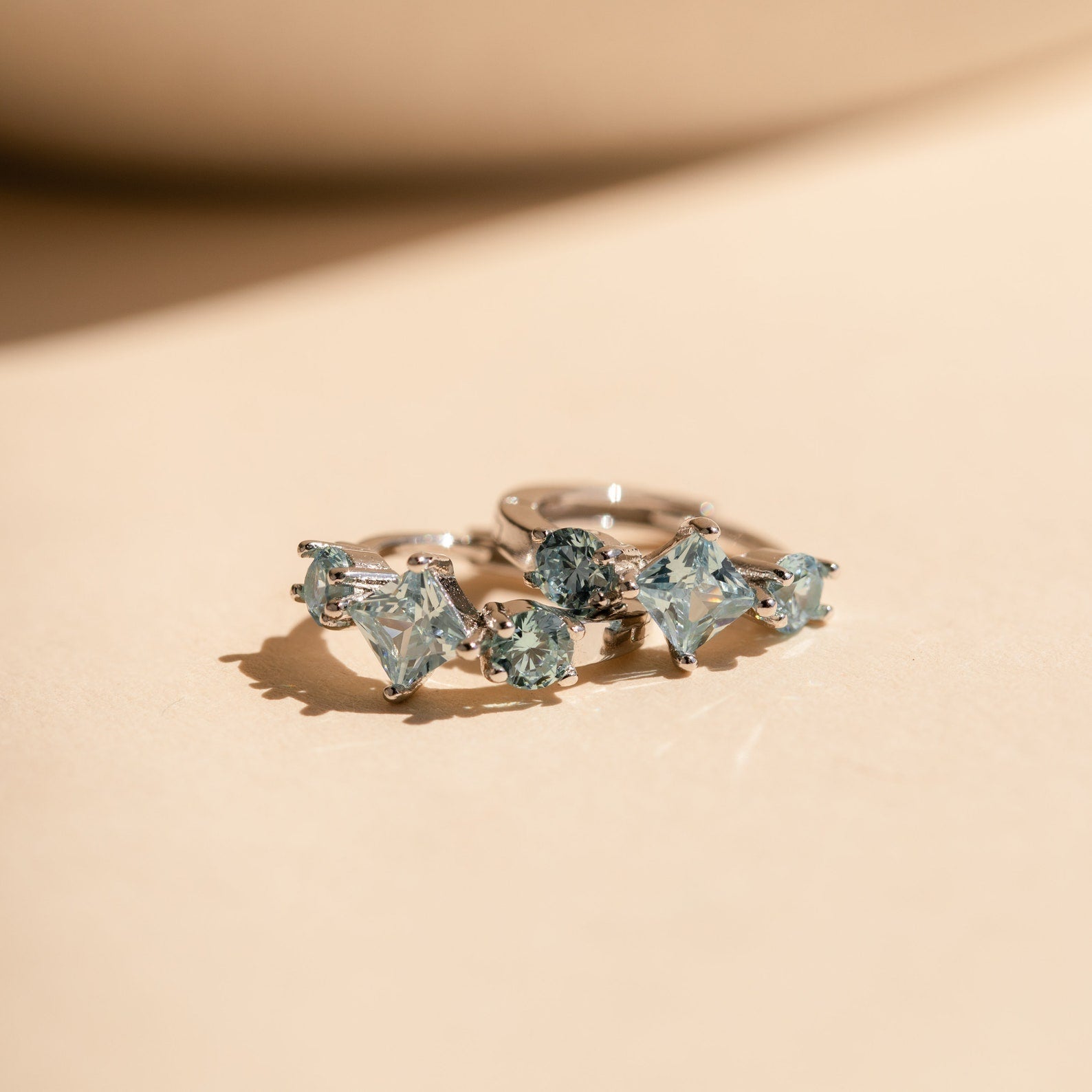 Brincos com Diamantes Água-Marinha