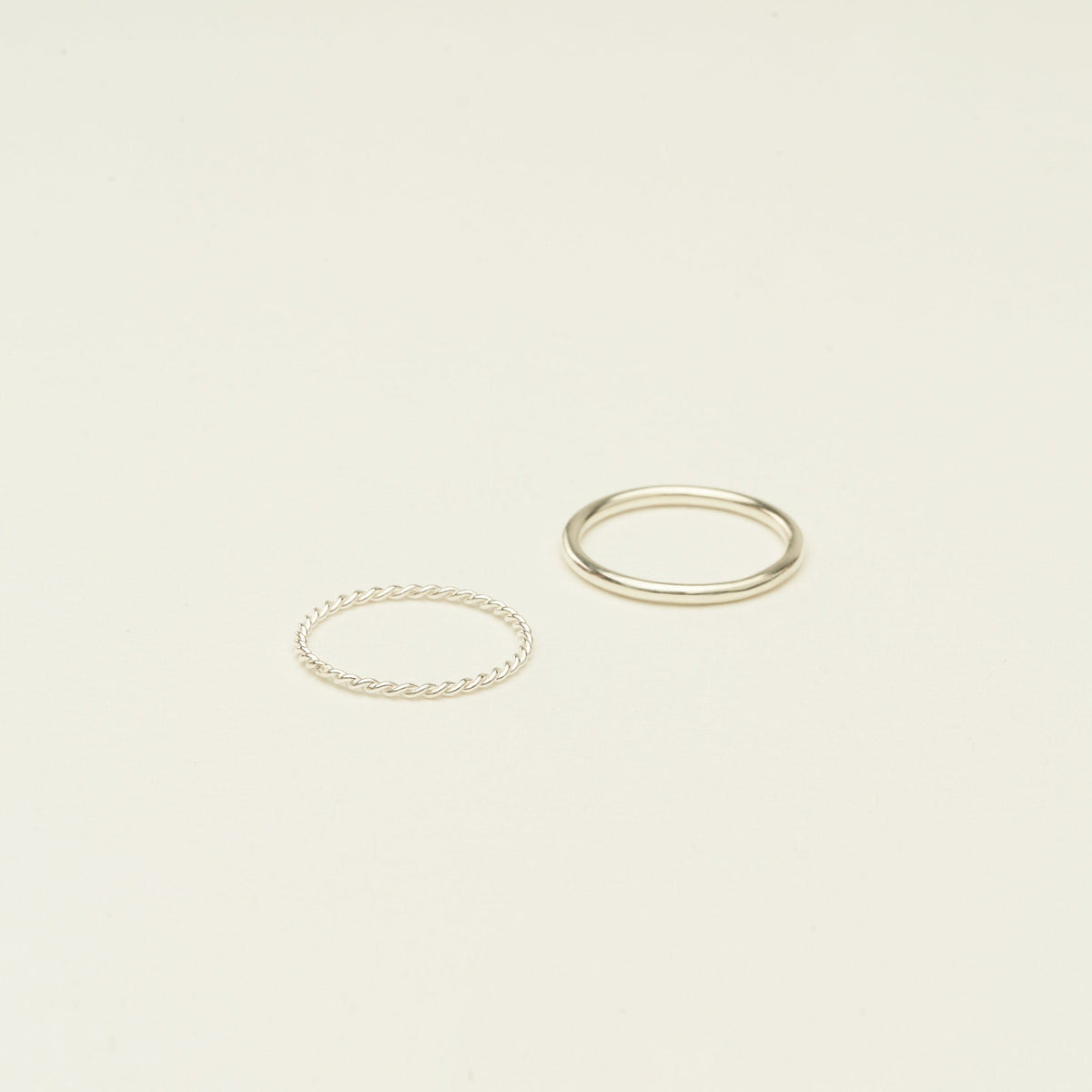 Conjunto de anéis empilháveis minimalistas