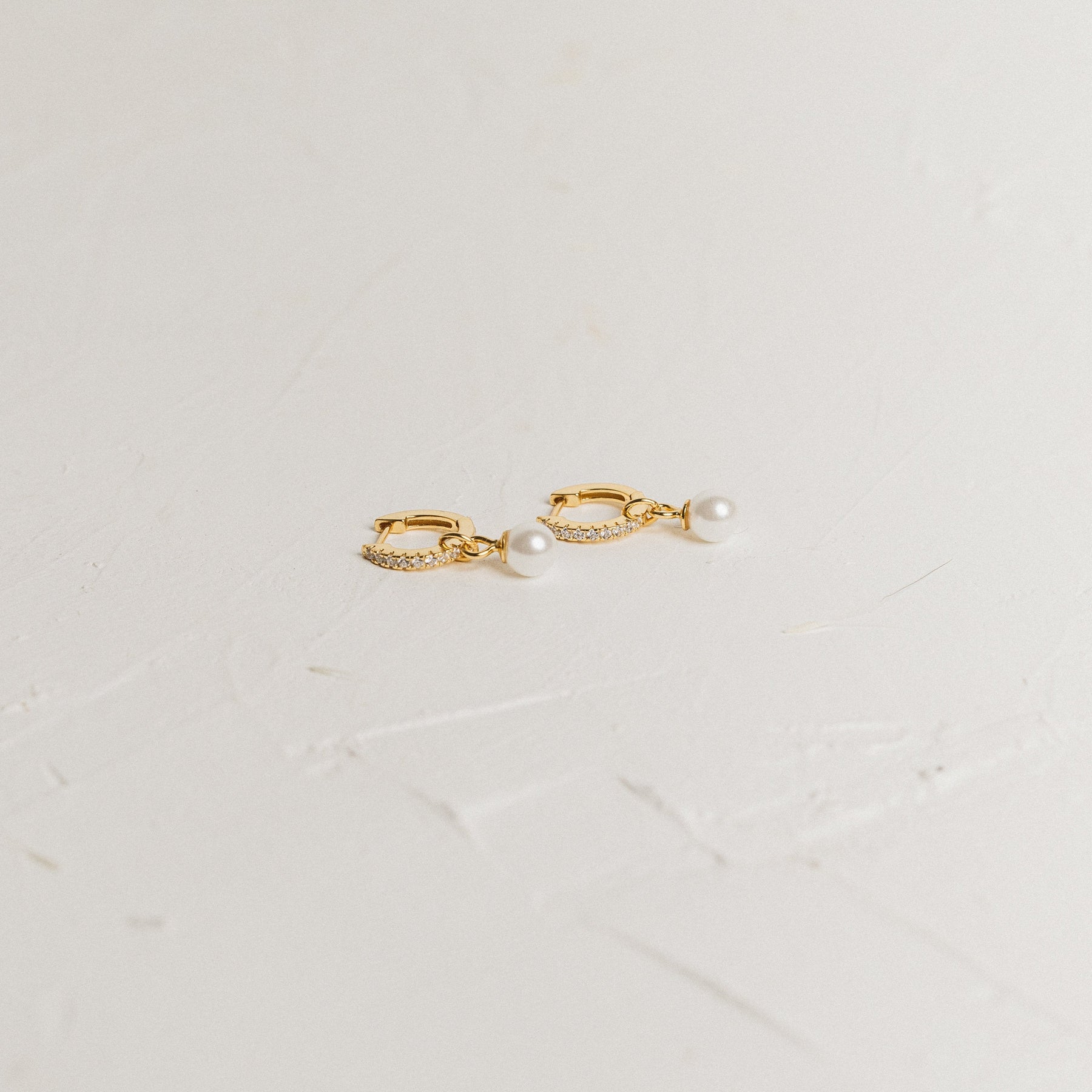 brincos Pave Pearl