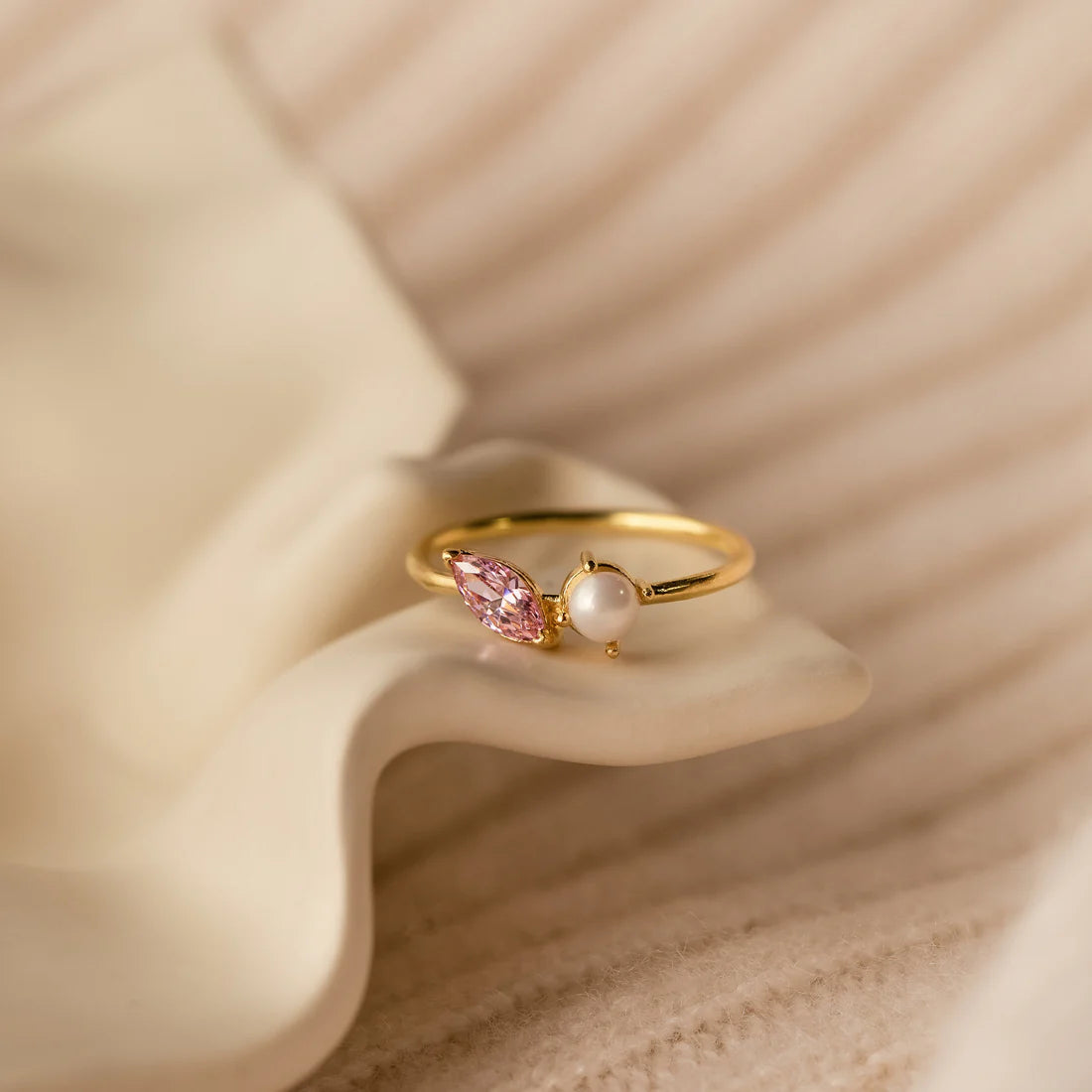 Anel Marquise com Pedra de Nascimento e Pérola