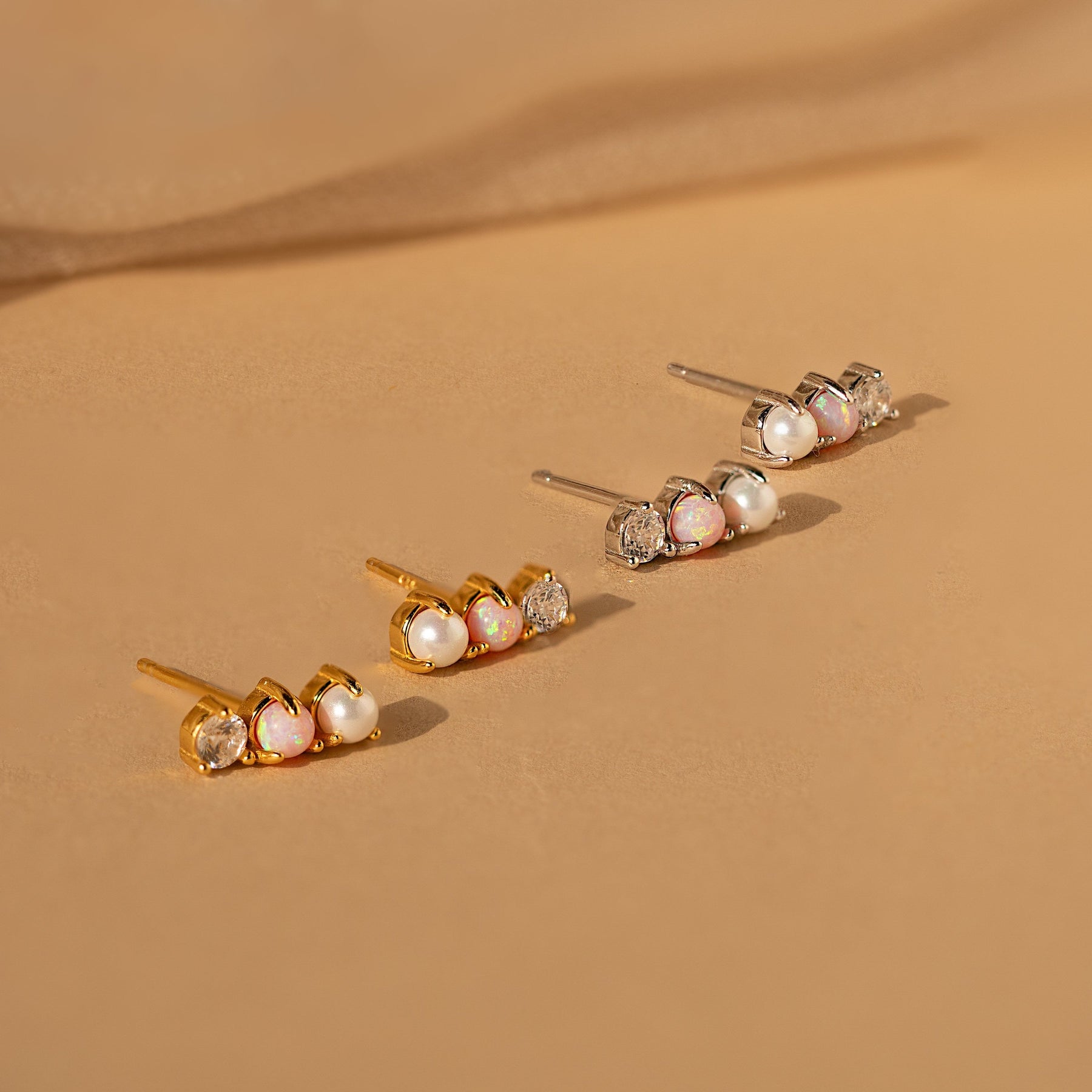 Brincos de pérola, opala e diamante