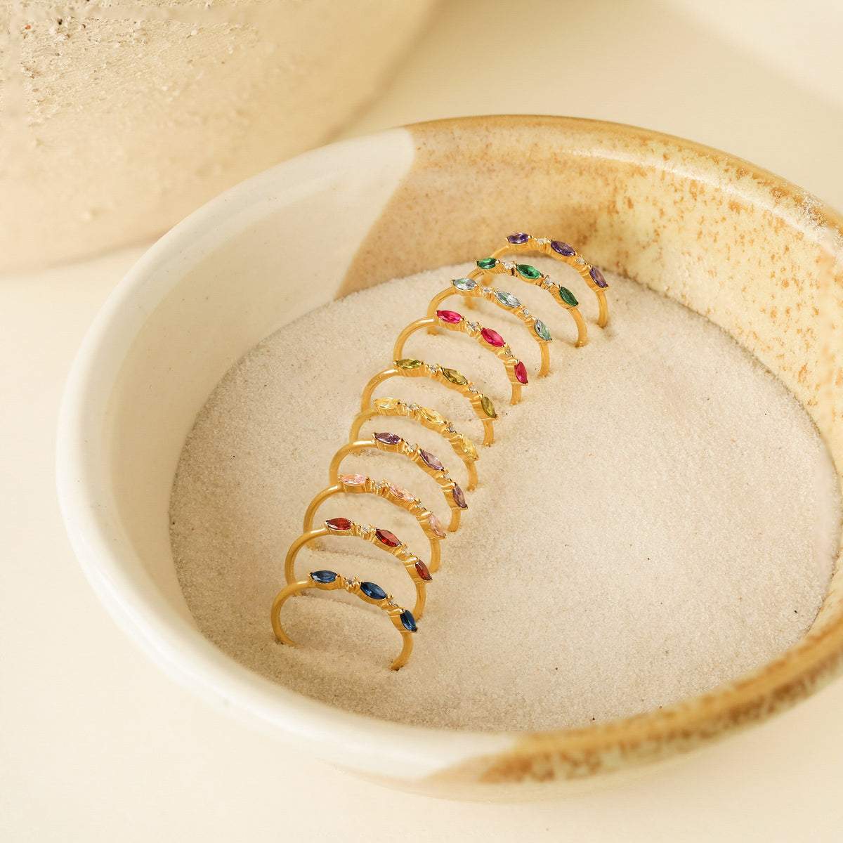 Anel com pedra de nascimento tripla marquise