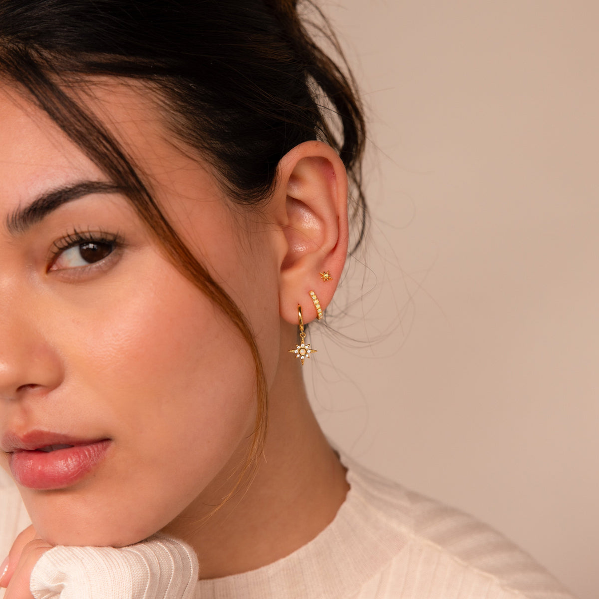 Conjunto de brincos estelar