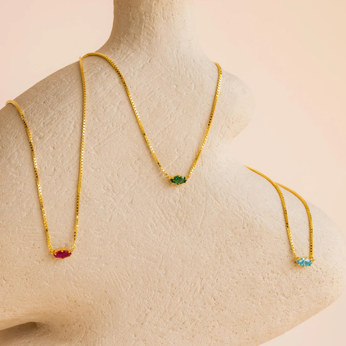 Colar delicado com pedra de nascimento Marquise