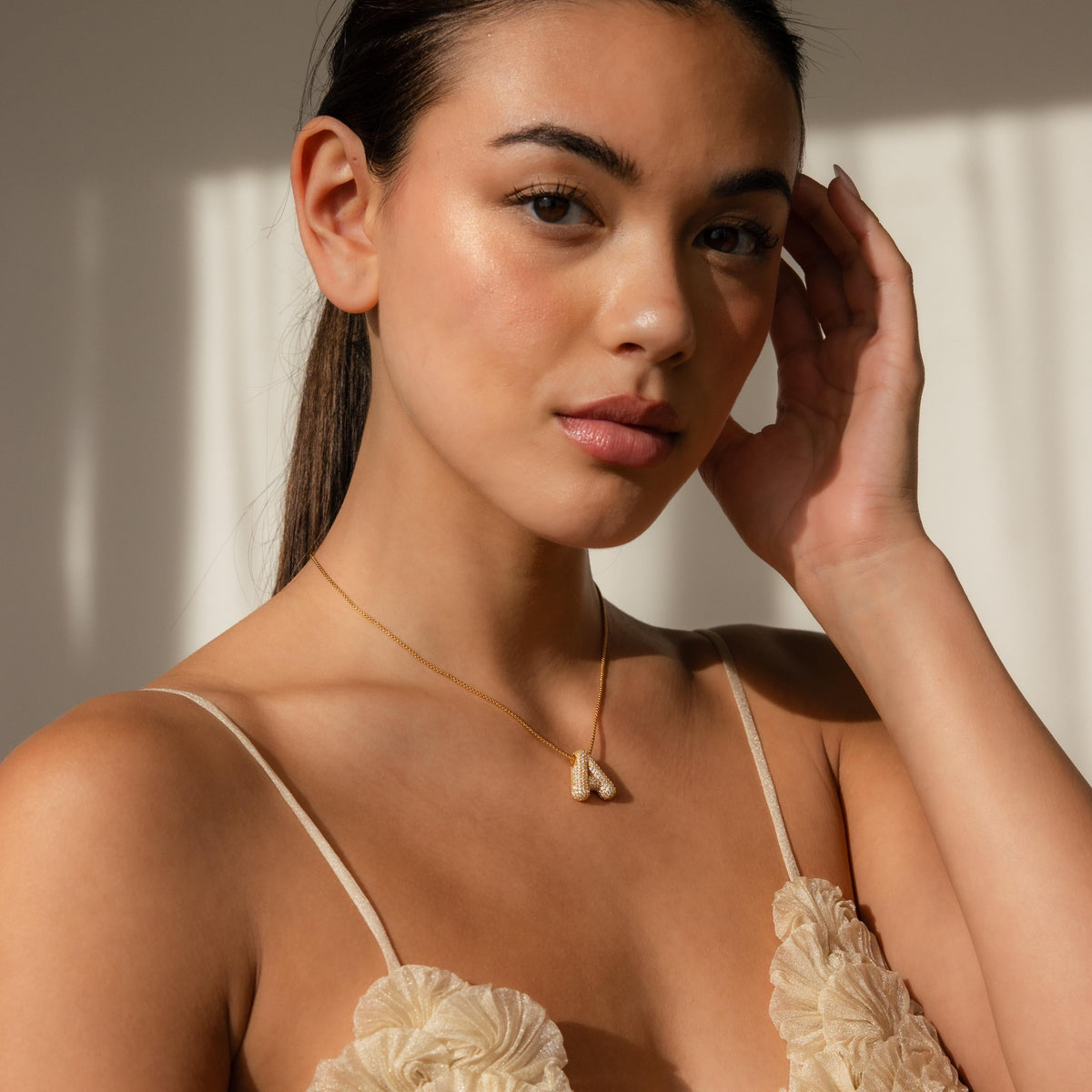 Colar de letras Pave Puff