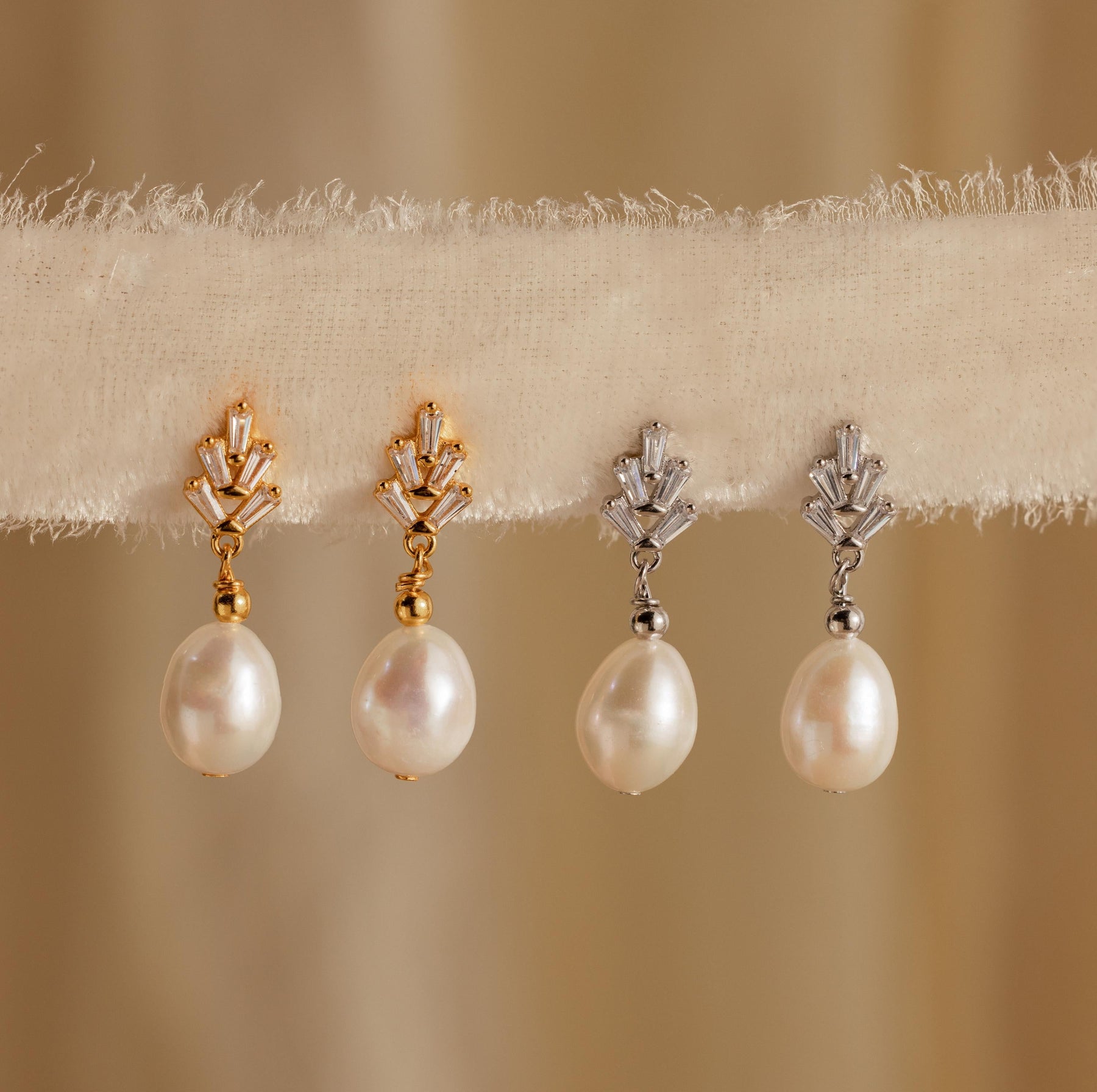 Brincos de pérola e diamante