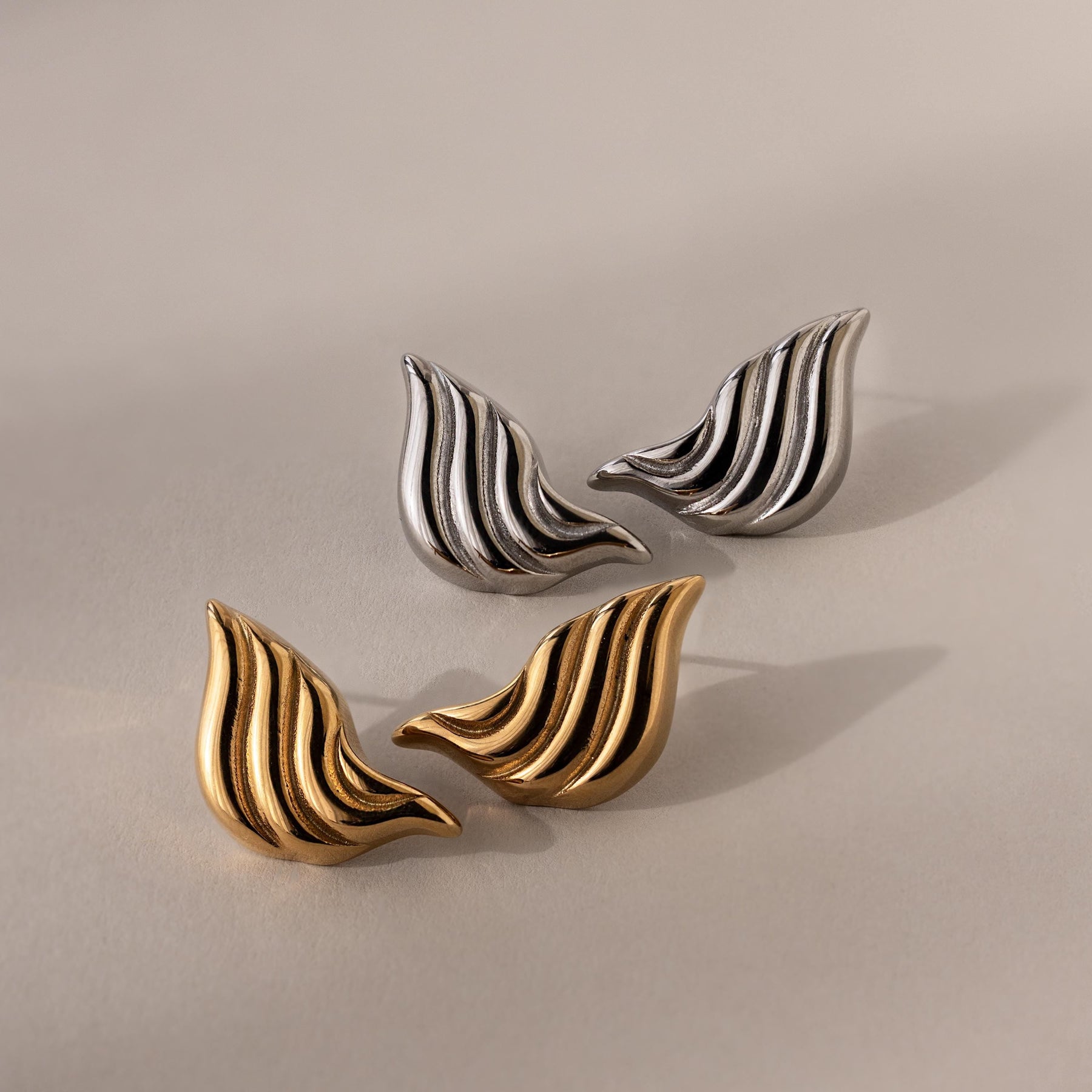 Brincos Bold Wing