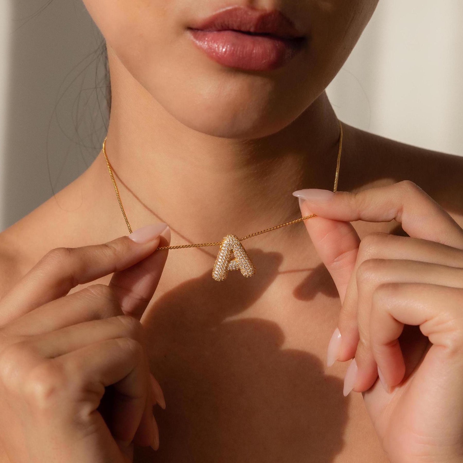 Colar de letras Pave Puff