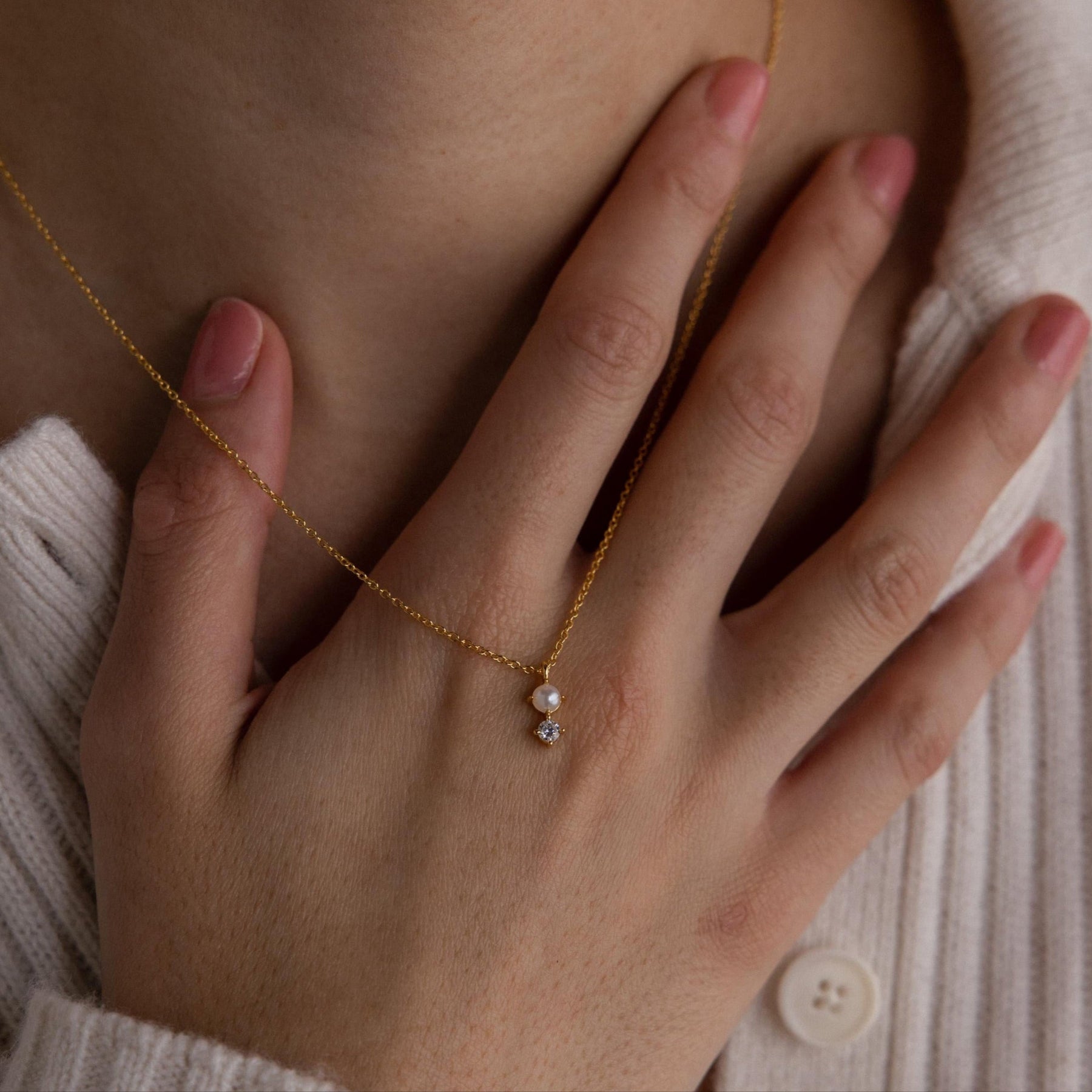 Colar de pérolas e diamantes Tiny Pearl