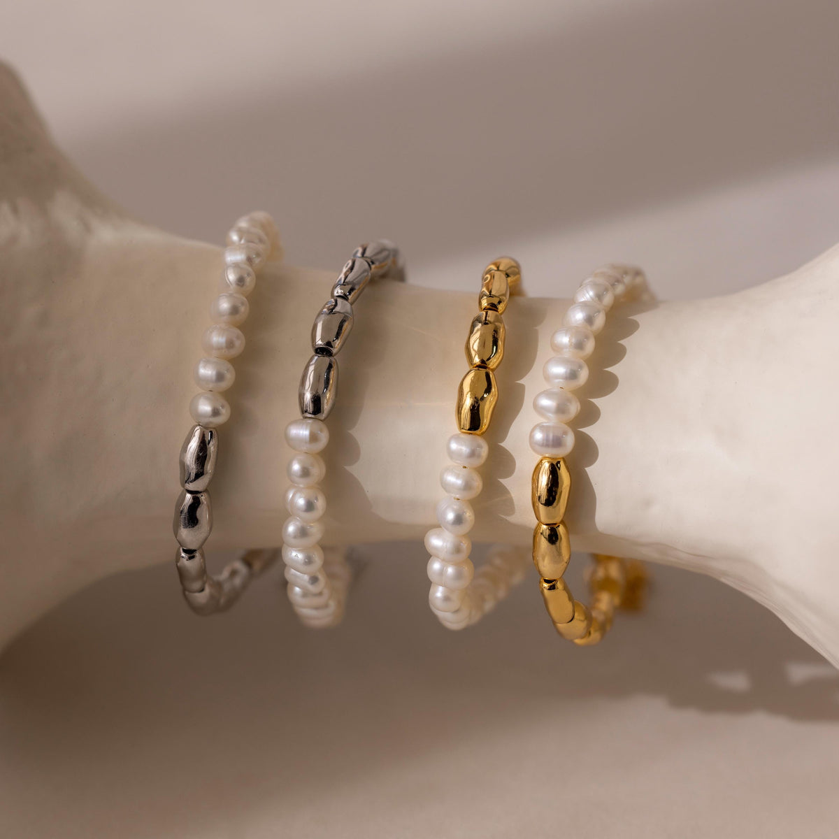 Pulseira de pérolas com contas duplas