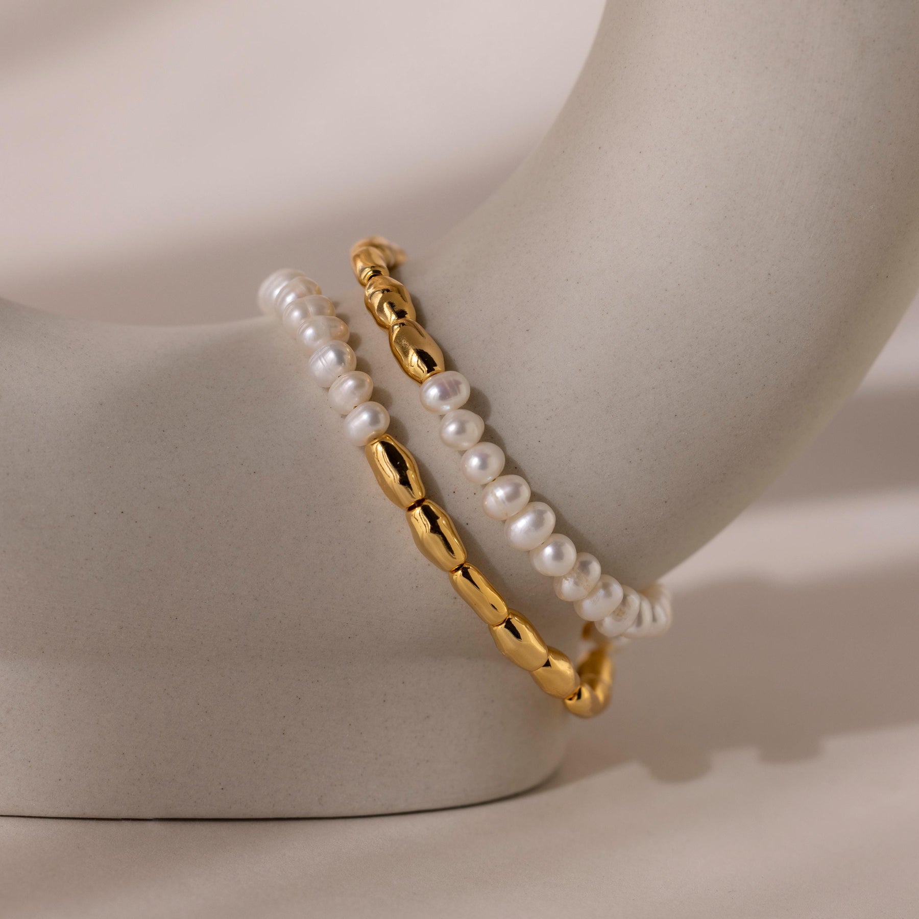 Pulseira de pérolas com contas duplas
