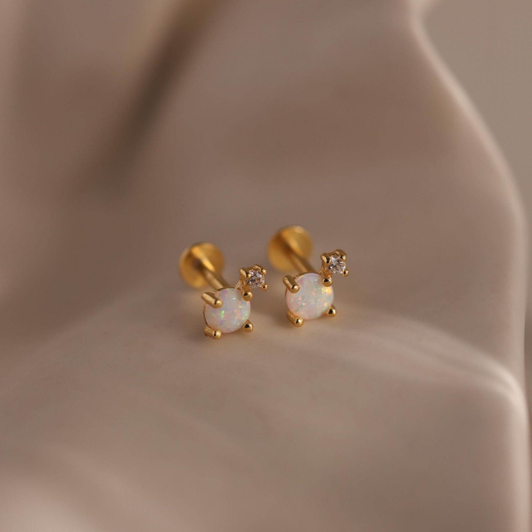 Brincos de Pressão com Opala e Diamante
