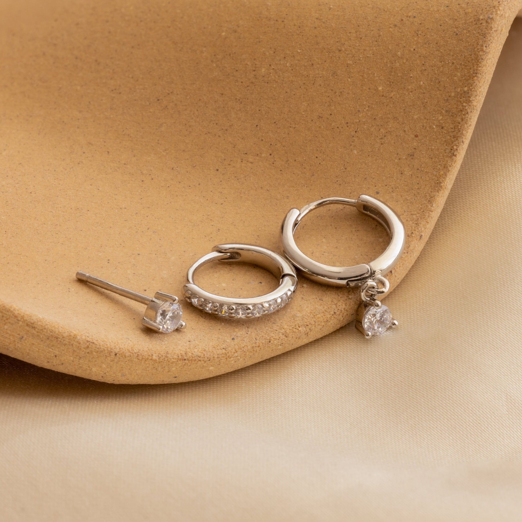 Conjunto Clássico de Brincos de Diamante
