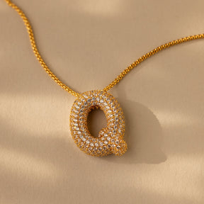 Colar de letras Pave Puff