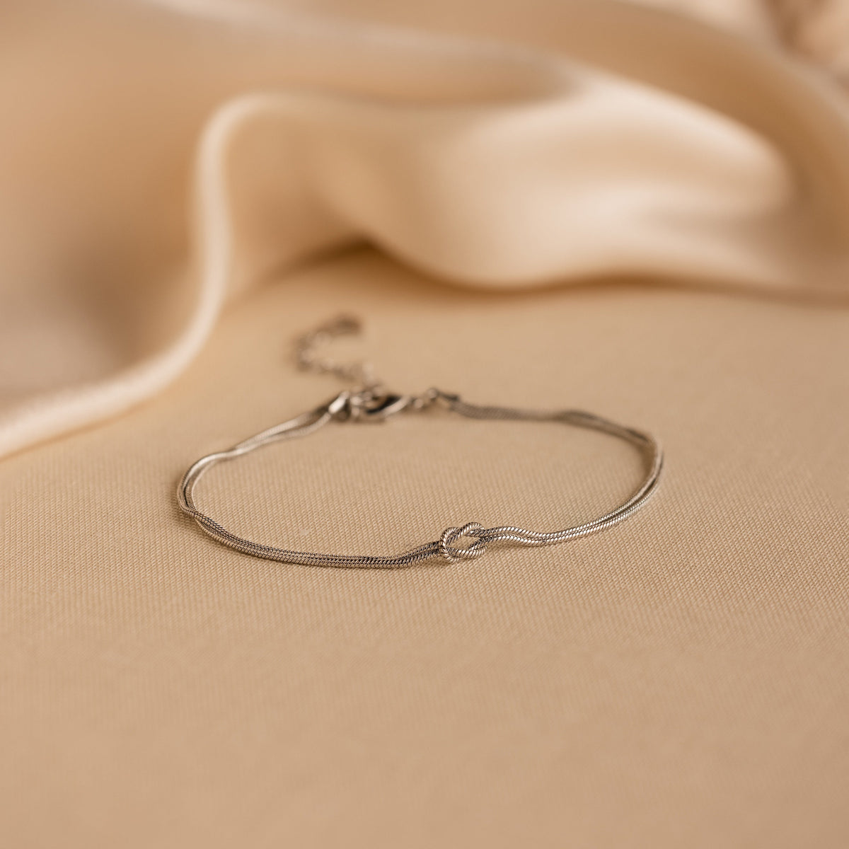 Pulseira Love com Nó