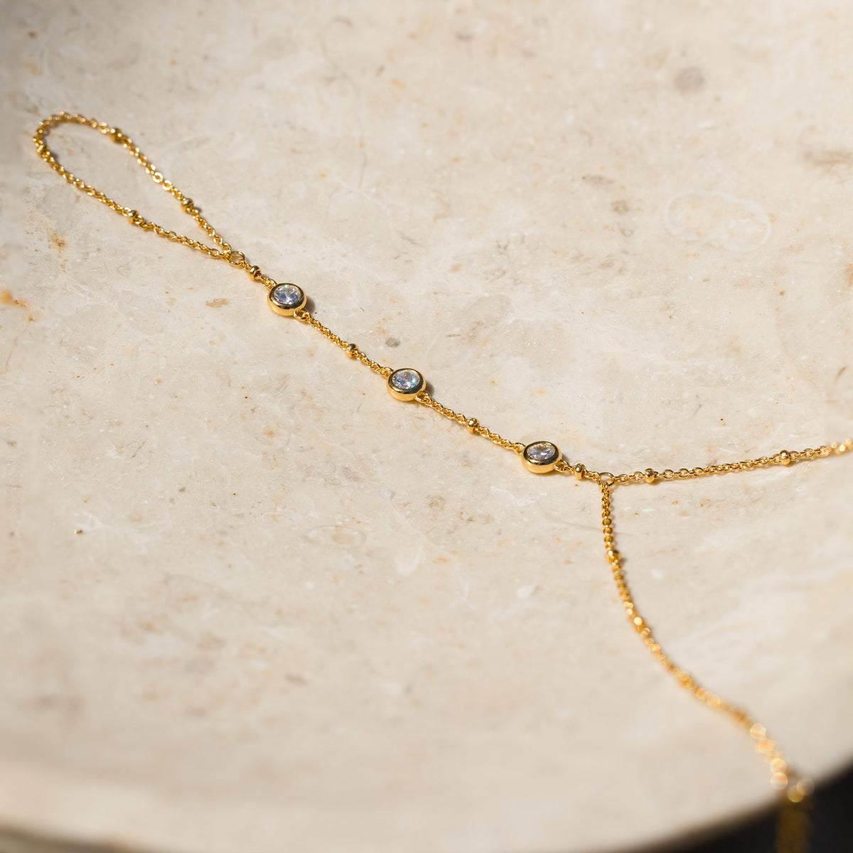 Corrente de mão com moldura de diamante