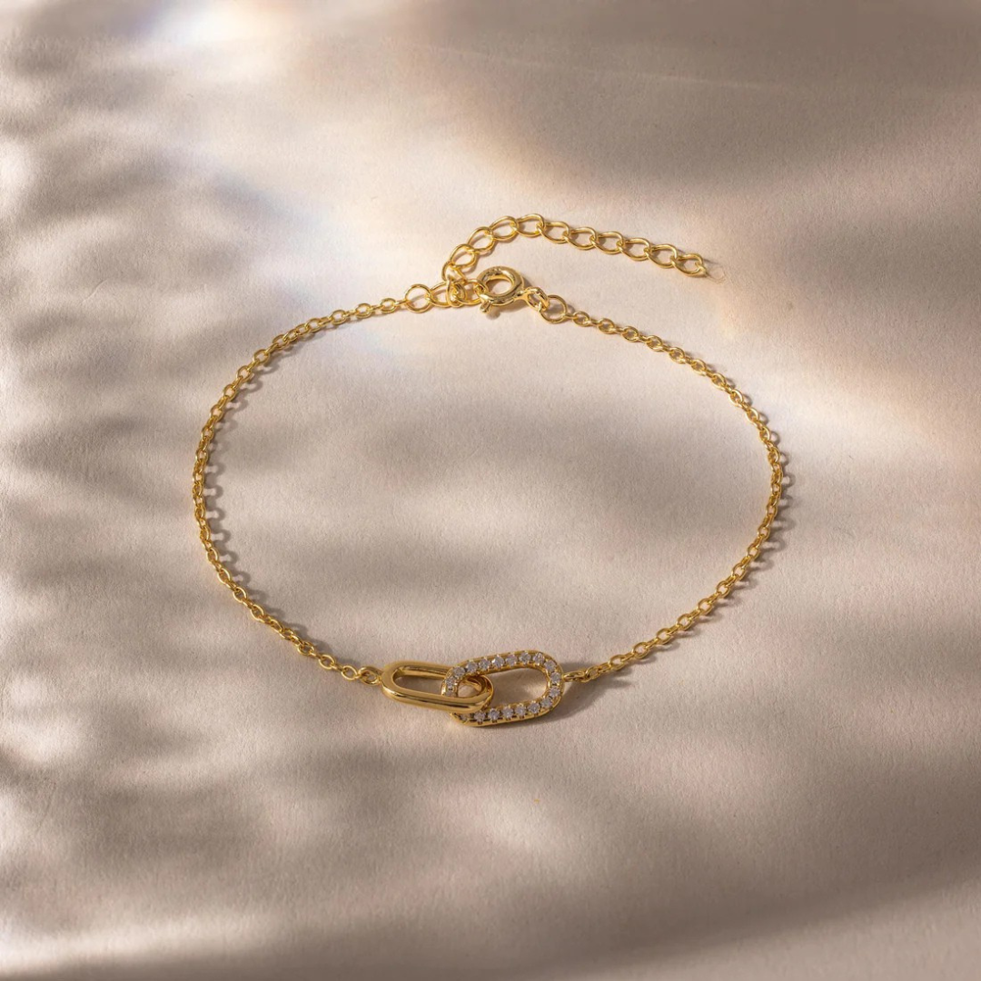 Pulseira com pingente de pavê