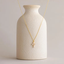 Colar de Cruz de Pérolas