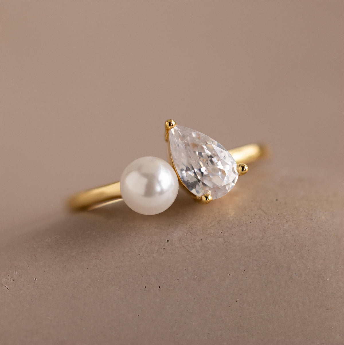 Anel de Pérola e Diamante