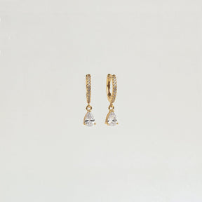 Brincos com gota de diamante