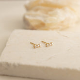 Brincos Tiny Pearl Bar