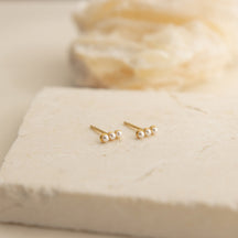 Brincos Tiny Pearl Bar