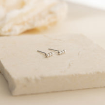 Brincos Tiny Pearl Bar