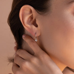 brincos pendentes com flor de diamante