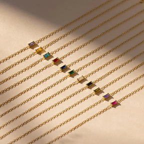 Pulseira de pedra de nascimento em baguete
