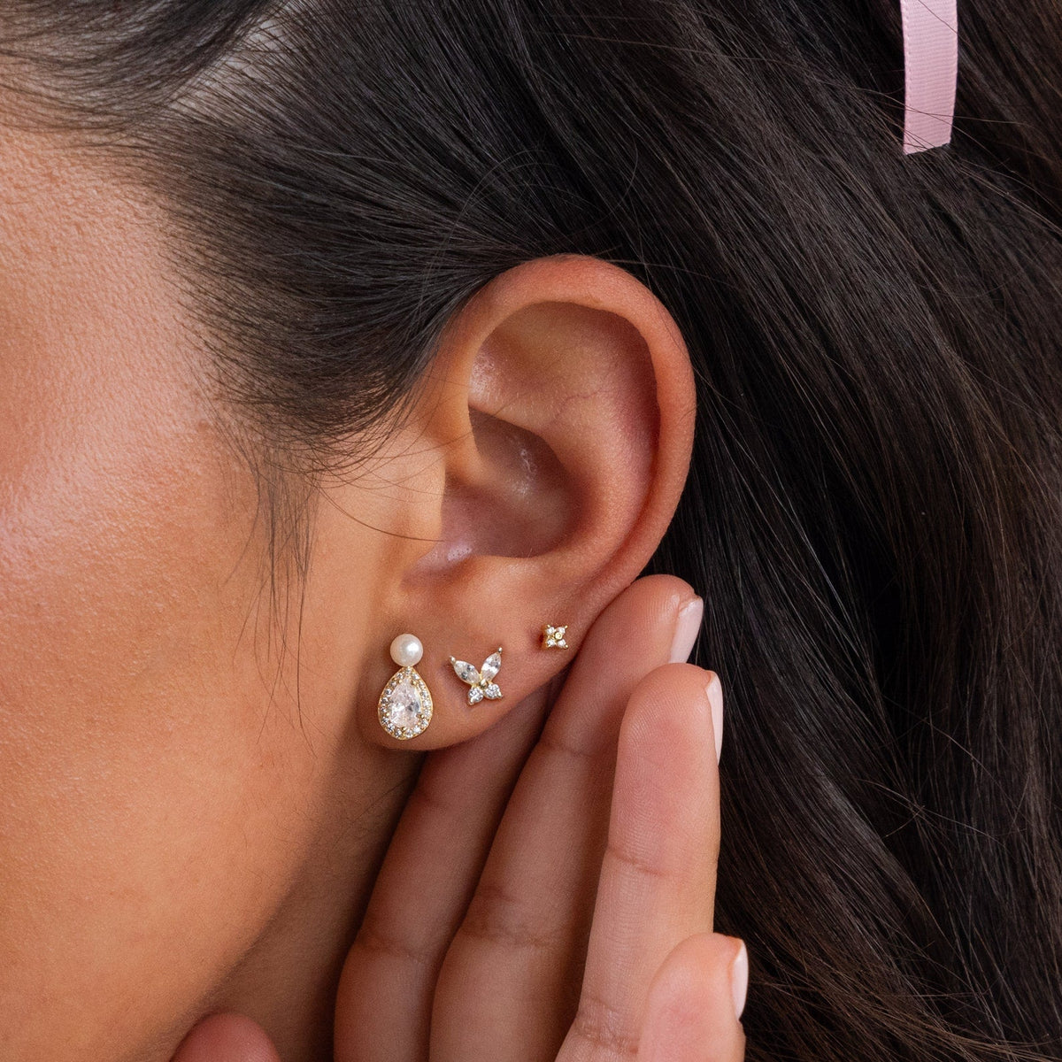 Brincos em formato de lágrima com diamantes e pérolas