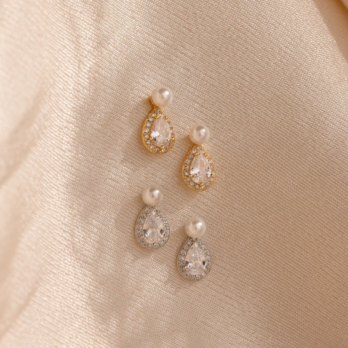 Brincos em formato de lágrima com diamantes e pérolas