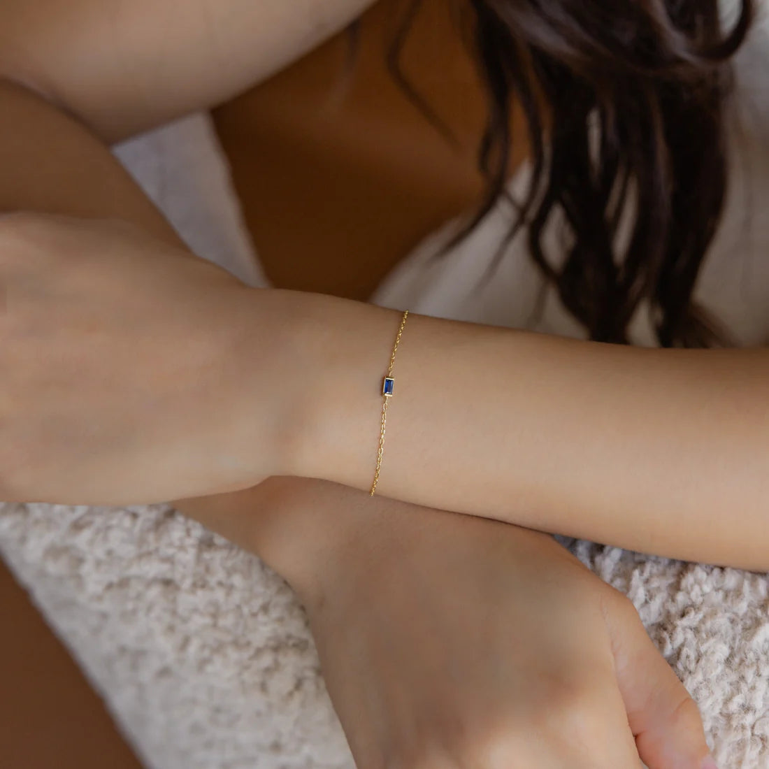 Pulseira de pedra de nascimento em baguete
