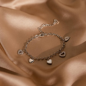Pulseira com pingente de coração