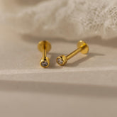 Brincos Pequenos com Aro de Diamante